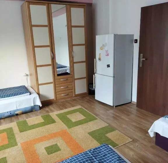 Retkeilymaja Lucky Cat