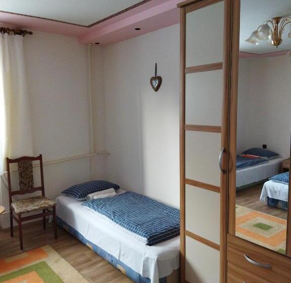 فندق صغير Lucky Cat