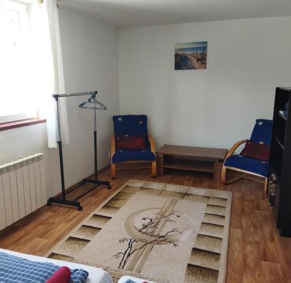 فندق صغير Lucky Cat