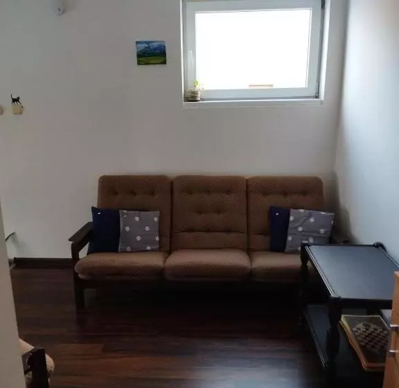 Retkeilymaja Lucky Cat