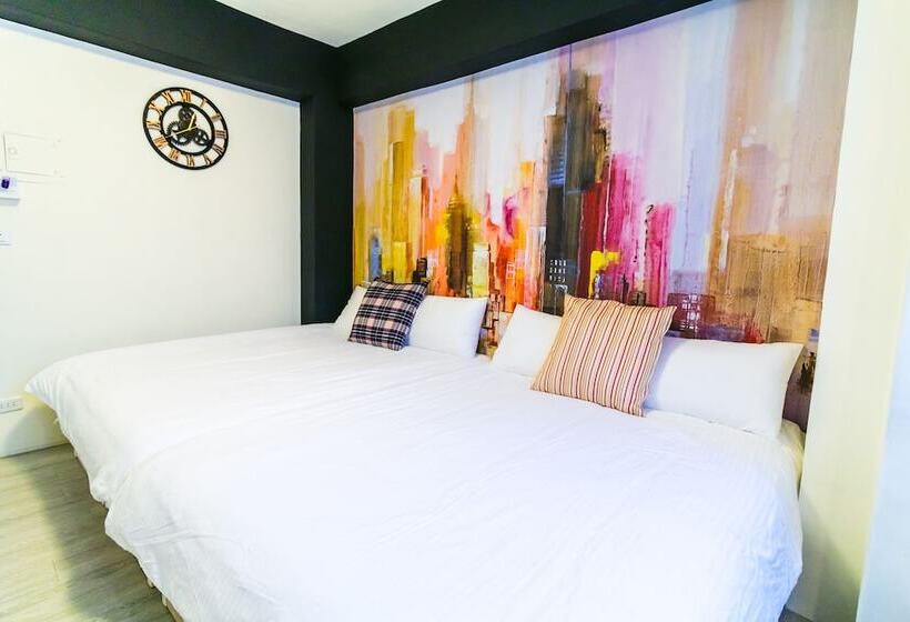 هاستل Long House