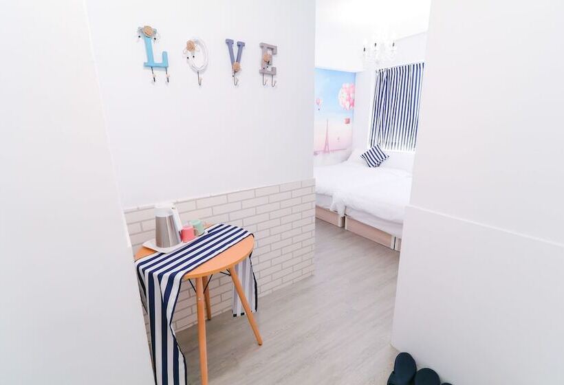 هاستل Long House