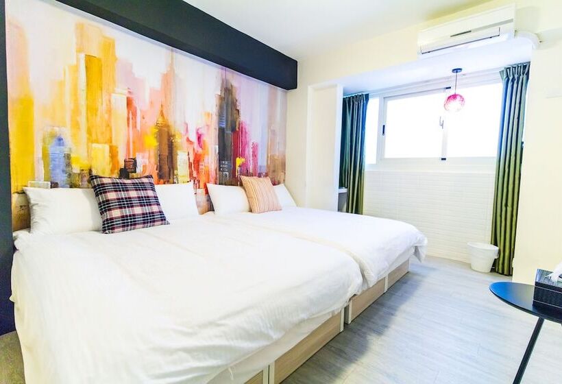 هاستل Long House