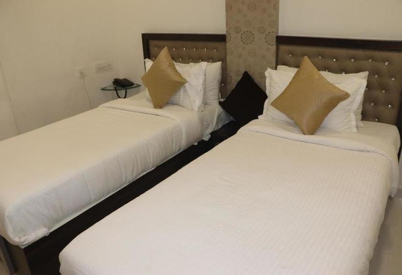 هاستل Park Residency