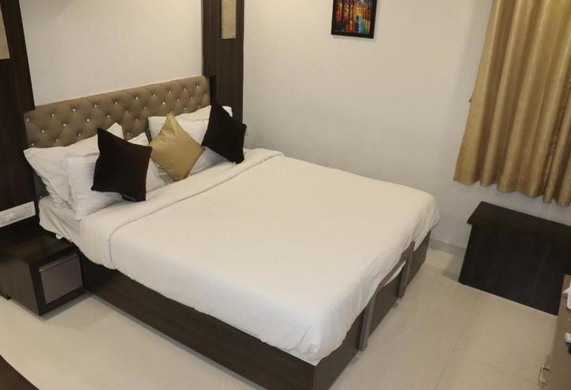 هاستل Park Residency