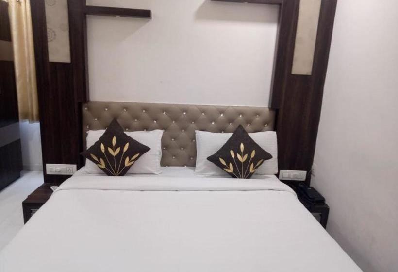 هاستل Park Residency