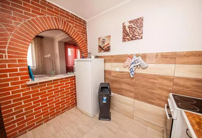 پانسیون Alex Guesthouse
