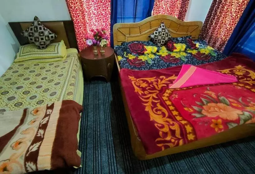 ペンション Irshad Home Stay