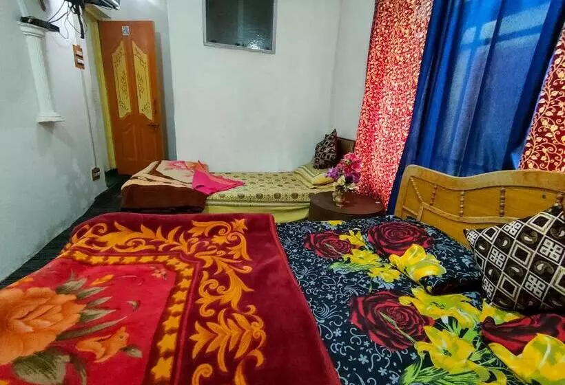 ペンション Irshad Home Stay