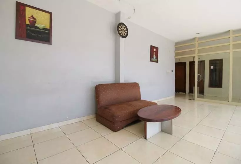 ペンション Reddoorz @ Pangeran Antasari 2