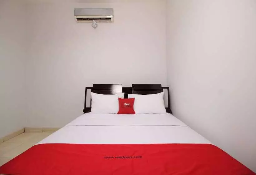 ペンション Reddoorz @ Pangeran Antasari 2
