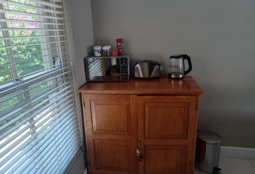 بنسيون Tranquil Tokai