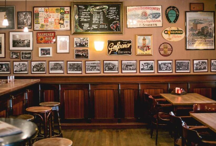 הוסטל Herberg De Zwarte Ruiter