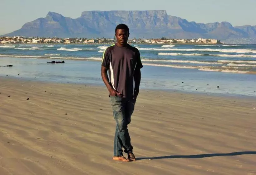 Majatalo 14 Penguin Place, Melkbosstrand