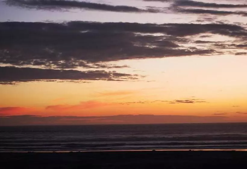 Majatalo 14 Penguin Place, Melkbosstrand