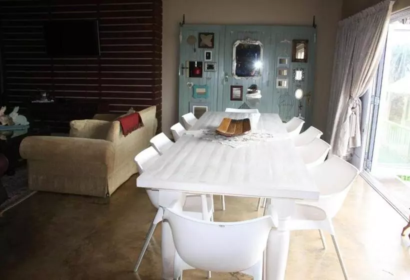 پانسیون Jelani Guest House