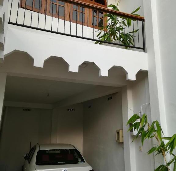 Пансион Lassana Villa