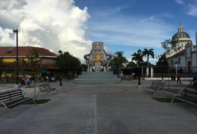 پانسیون Murph's Surf Shacks