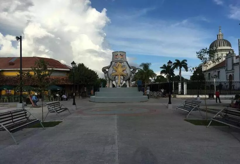 پانسیون Murph's Surf Shacks