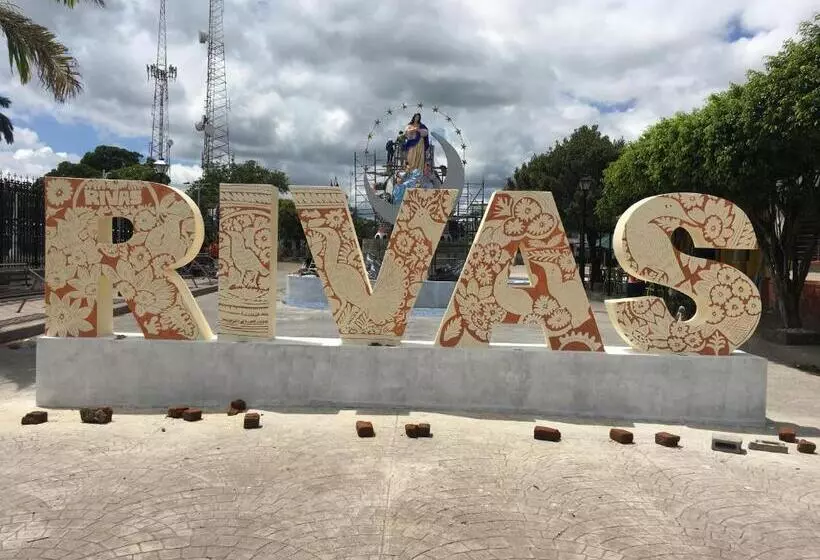 پانسیون Murph's Surf Shacks