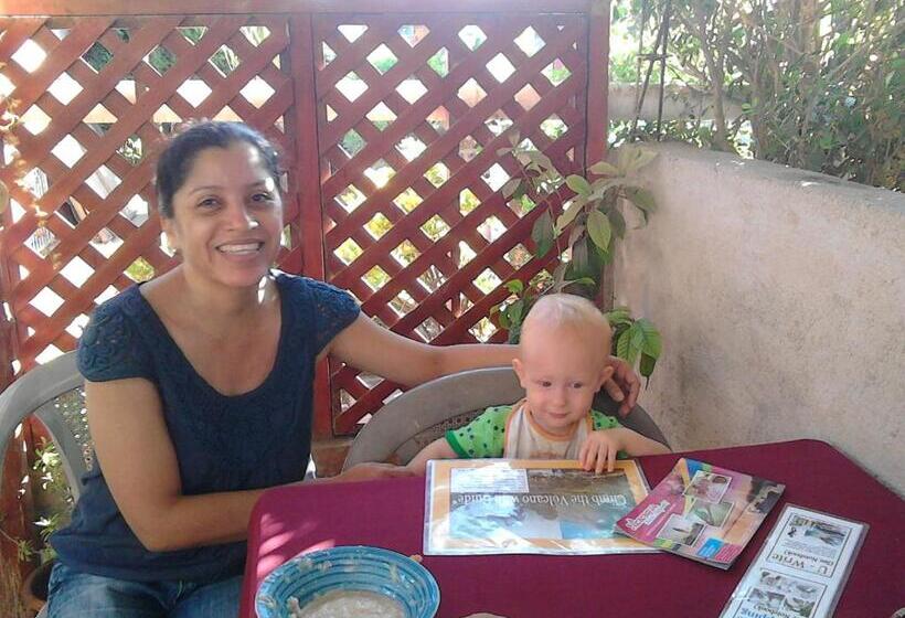 پانسیون Murph's Surf Shacks