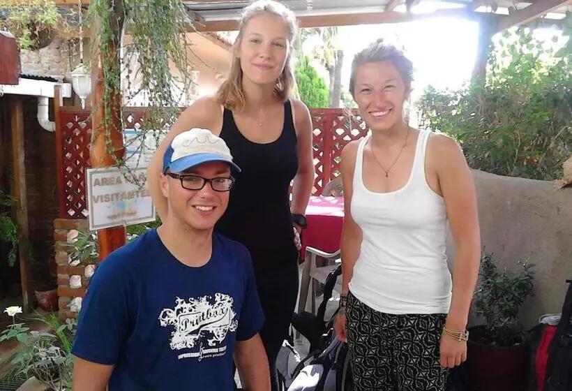 پانسیون Murph's Surf Shacks