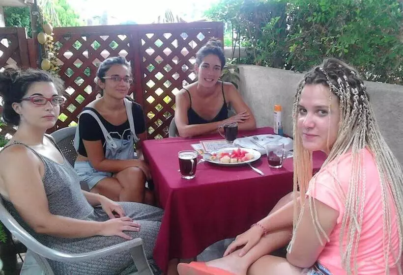 پانسیون Murph's Surf Shacks