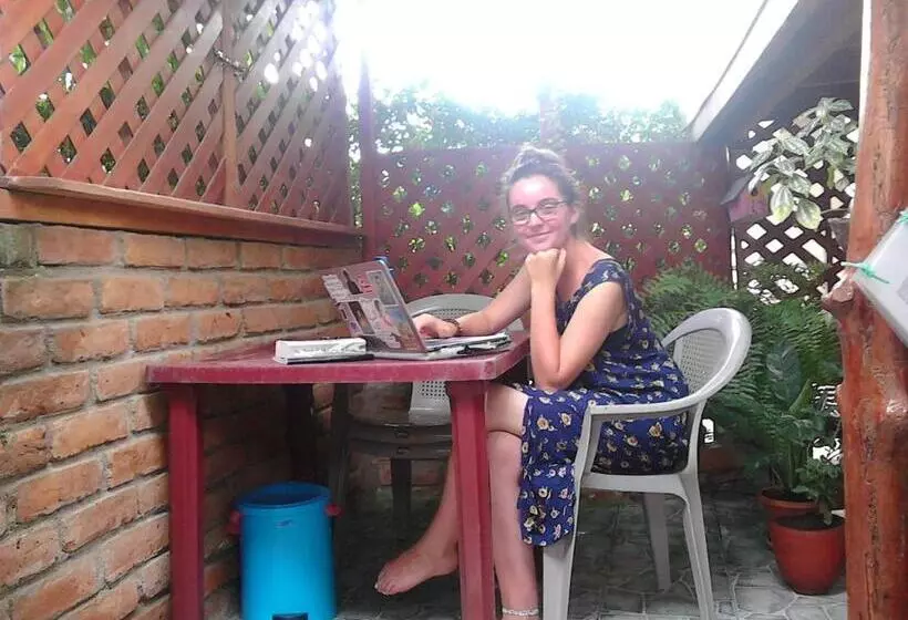 پانسیون Murph's Surf Shacks