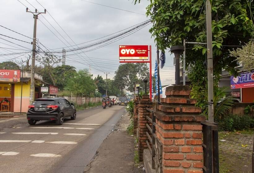 Panzió Oyo 645 Griya Mas Syariah