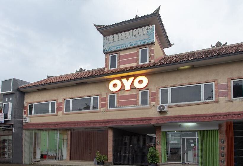 Panzió Oyo 645 Griya Mas Syariah