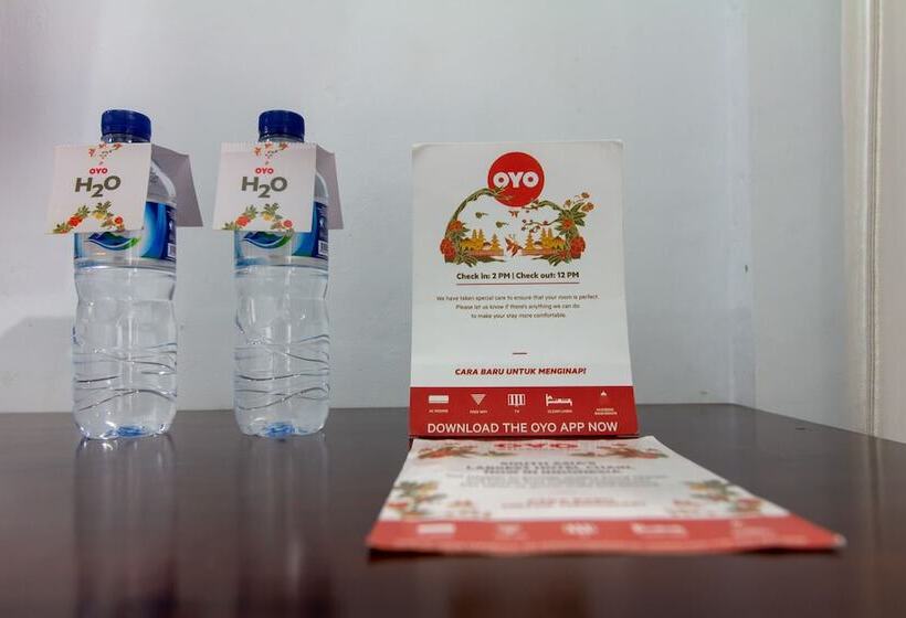 Panzió Oyo 645 Griya Mas Syariah