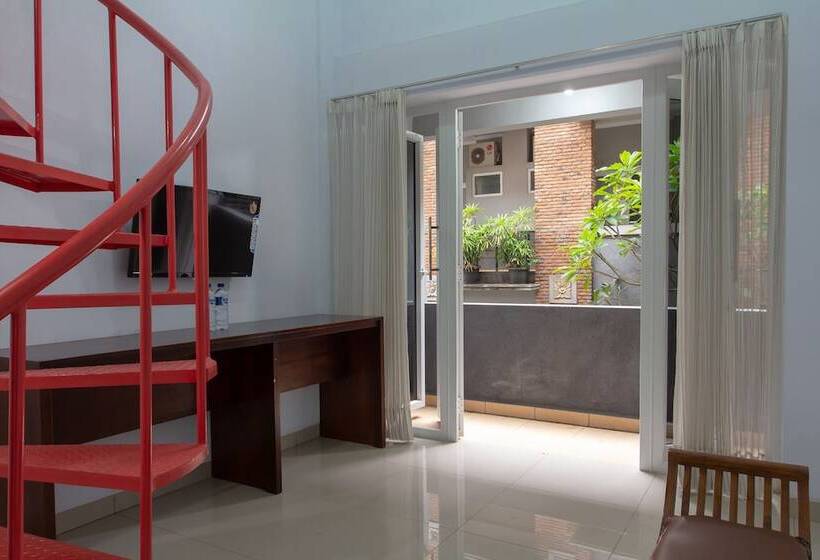 Panzió Oyo 645 Griya Mas Syariah