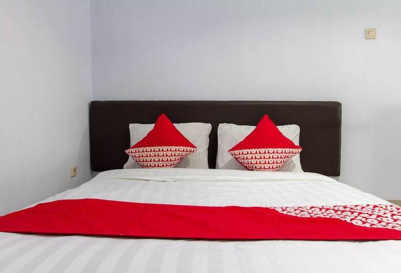 Panzió Oyo 645 Griya Mas Syariah