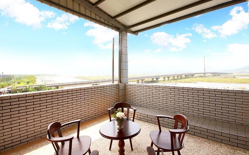 پانسیون Plum Inn 1