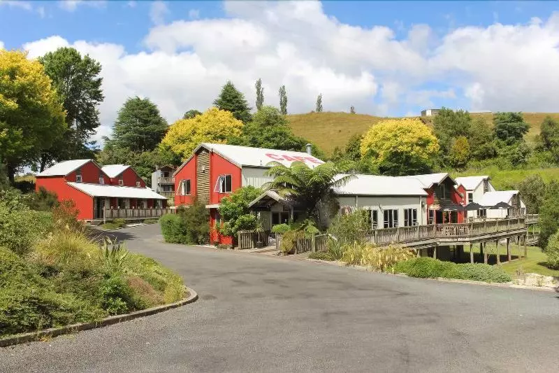 Retkeilymaja Kiwi Paka Waitomo