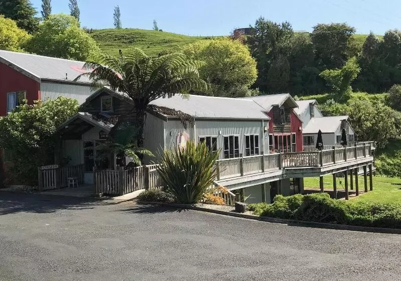 Retkeilymaja Kiwi Paka Waitomo