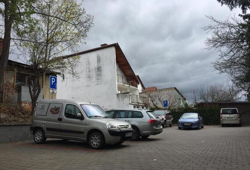 膳宿费 Grillbar Penzion & Restaurant