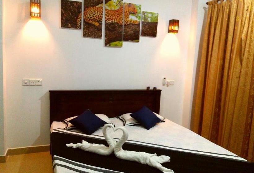 بنسيون Weligama Watergate