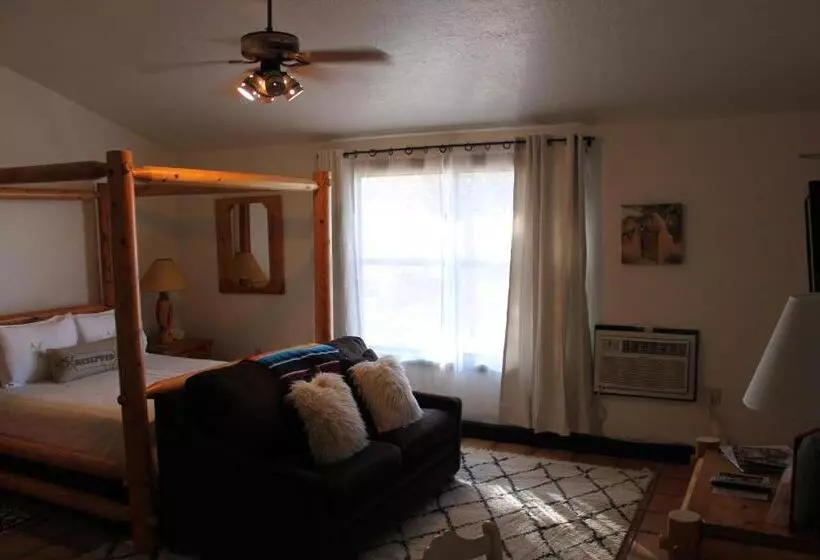 Retkeilymaja Adobe Rose Boutique Inn