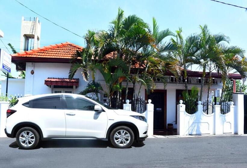 Ostello Bon Voyaage Tourist Inn