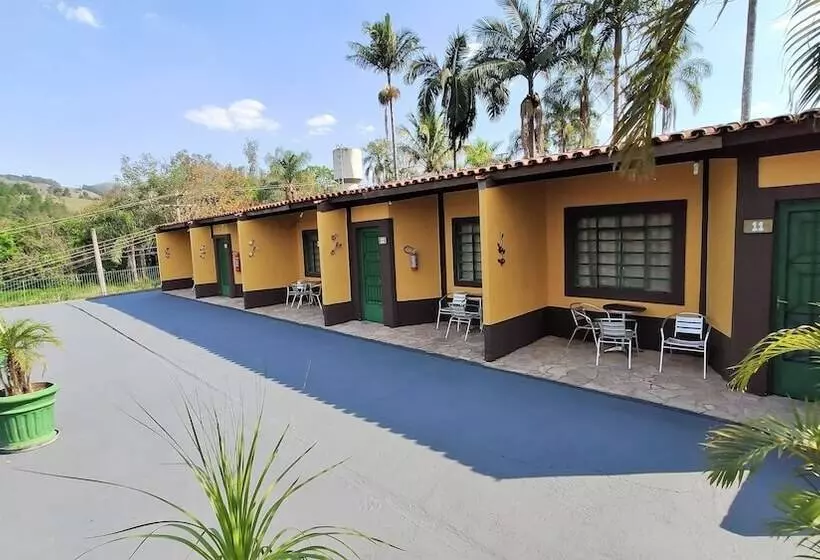 ペンション Chales Vila Da Serra