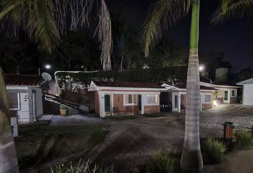 ペンション Chales Vila Da Serra