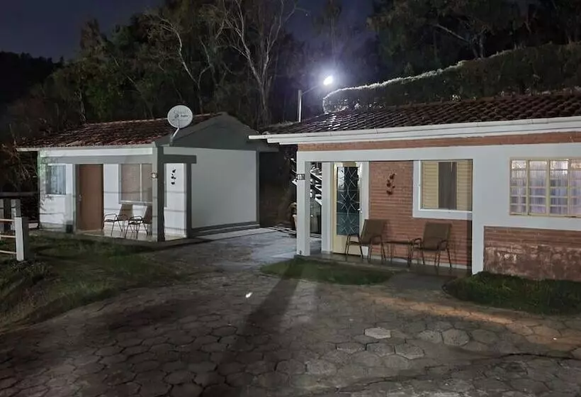 ペンション Chales Vila Da Serra