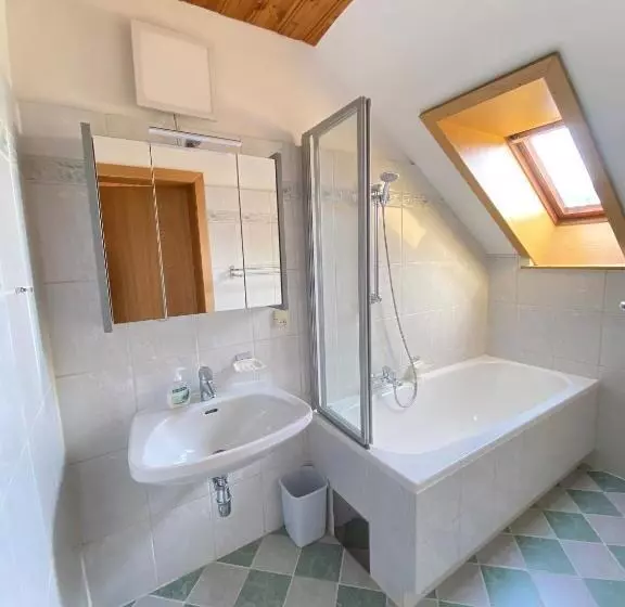 Retkeilymaja Frühstückspension Ochnerbauer