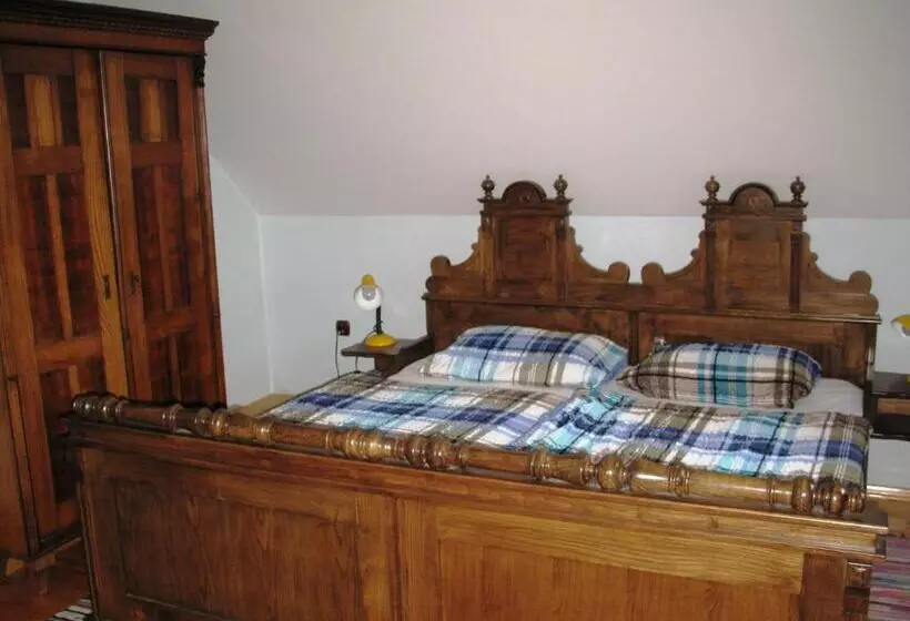 هتل Turistična Kmetija Dervarič