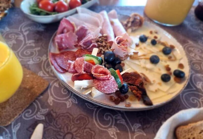 پانسیون Villa Westfalia Guest House