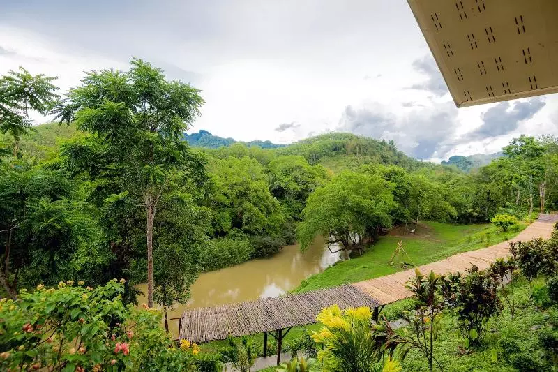 Khao Sok River Home Resort