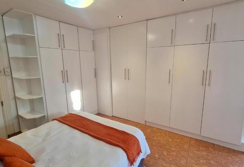 Пансион Kayalako On 4th Avenue