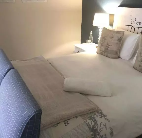 Majatalo Olive Manor Guest House