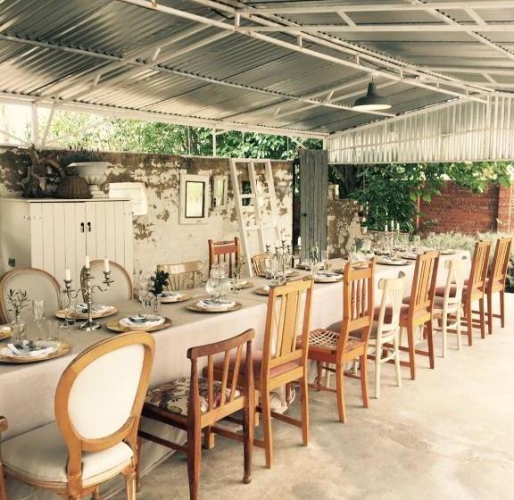 פנסיון Olive Manor Guest House